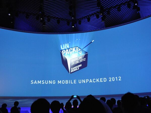 サムスン電子、GALAXY Note IIとGALAXY Cameraを発表