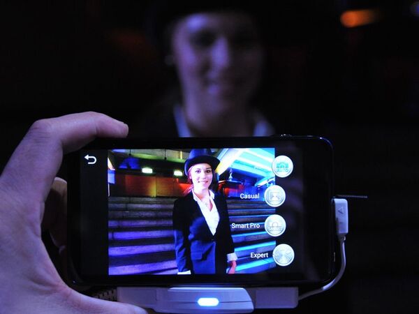 サムスン電子、GALAXY Note IIとGALAXY Cameraを発表