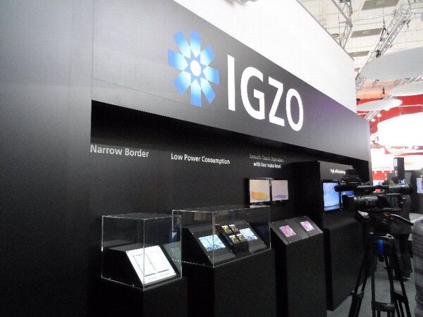 シャープは2013年発売の60V型4Kテレビをデモ