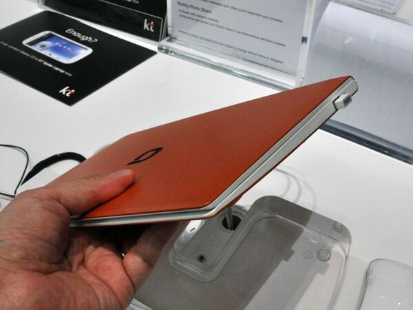 サムスンブースはGALAXYアクセサリーにも注目：IFA2012