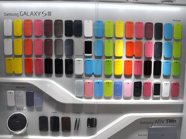 サムスンブースはGALAXYアクセサリーにも注目：IFA2012