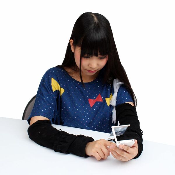 iPhone5を待たずして画面を拡大するiPhone用ルーペ