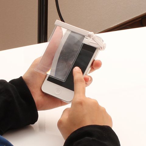 iPhone5を待たずして画面を拡大するiPhone用ルーペ