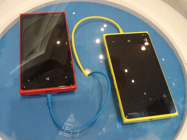 世界最速！ 本家ノキアストアでLumia 920と820を見てきた