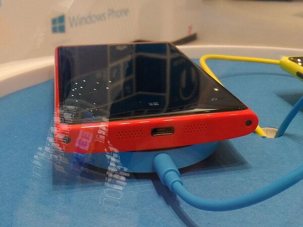 世界最速！ 本家ノキアストアでLumia 920と820を見てきた