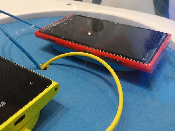 世界最速！ 本家ノキアストアでLumia 920と820を見てきた