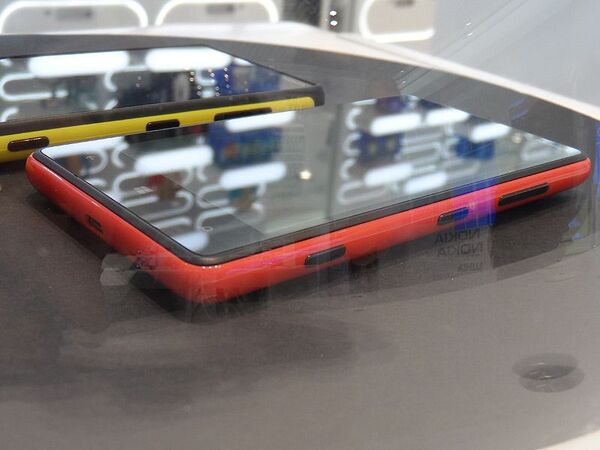 世界最速！ 本家ノキアストアでLumia 920と820を見てきた