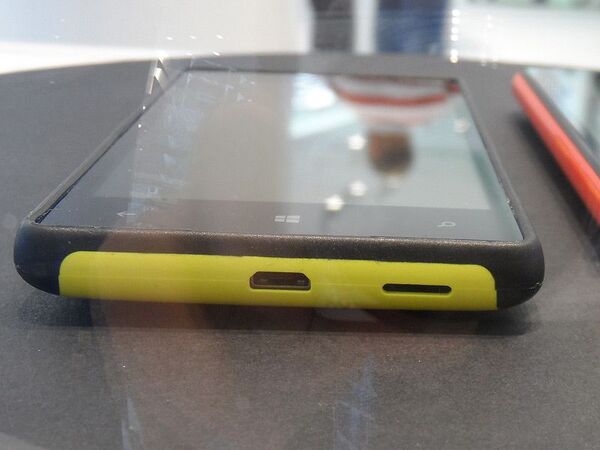 世界最速！ 本家ノキアストアでLumia 920と820を見てきた