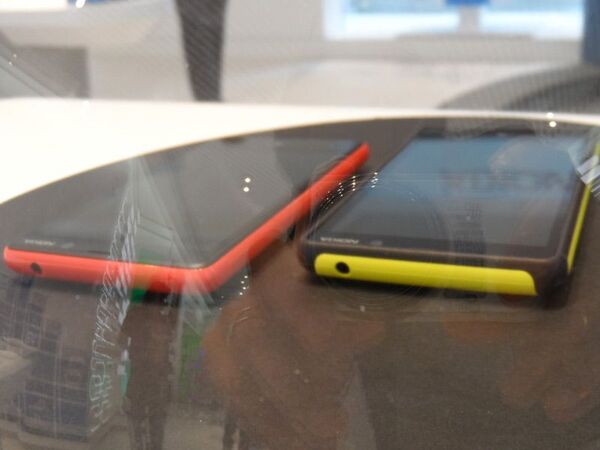 世界最速！ 本家ノキアストアでLumia 920と820を見てきた