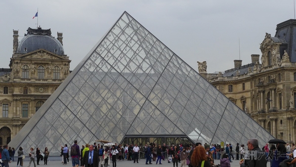 iPhone5イベント海外編パリ