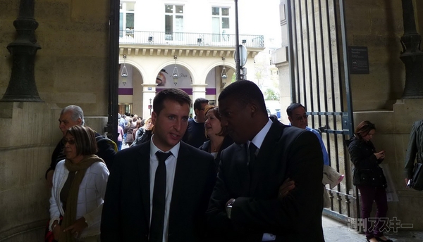 iPhone5イベント海外編パリ