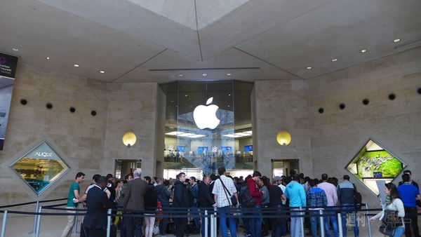 iPhone5イベント海外編パリ