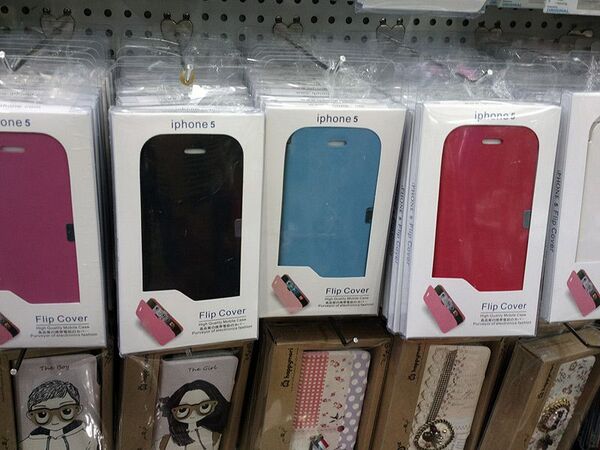 すでに中国では大量生産中！ iPhone 5のカバーがザックザク