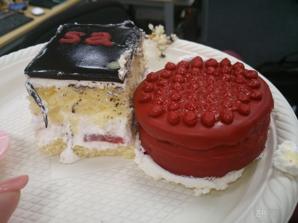 ThinkPad生誕20周年、貰ったケーキでお祝いしたぞ！