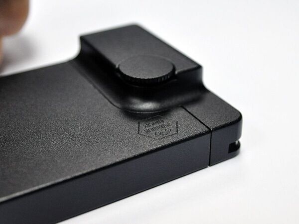 iPhone 5に対応したカメラジャケット登場