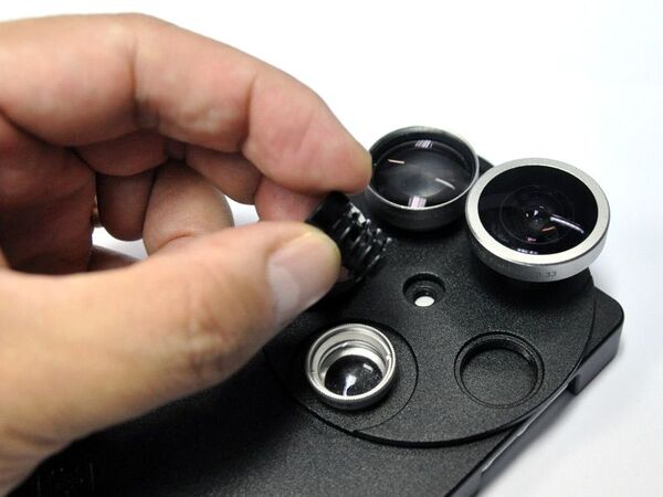 iPhone 5に対応したカメラジャケット登場