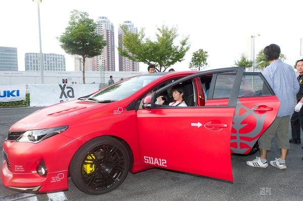 シャア専用オーリス