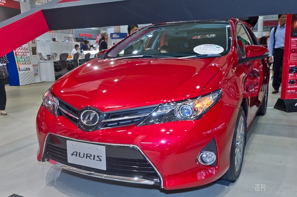 シャア専用オーリス