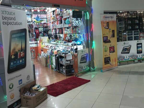 ドバイの“ドラゴン･マート”で怪しい端末を探せ！