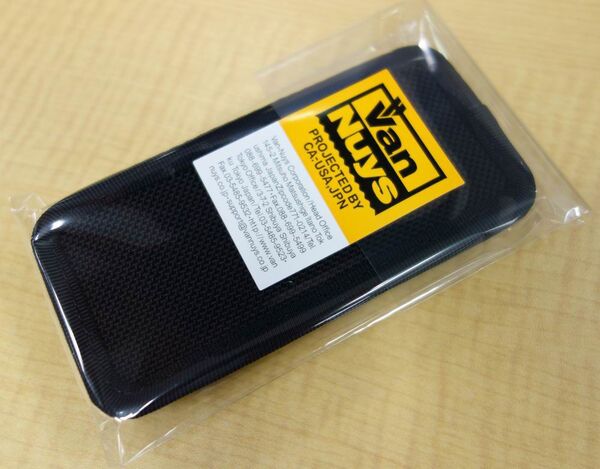 iPhone 5のイヤホンとUSBケーブルを収納するイカすアクセ