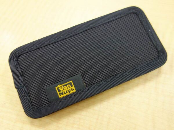 iPhone 5のイヤホンとUSBケーブルを収納するイカすアクセ