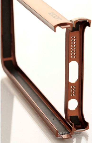 Brushedフィニッシュ iPhone5用アルミバンパー