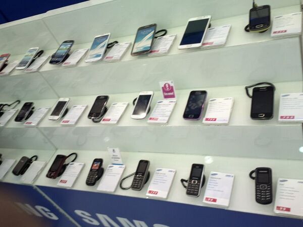 巨大迷宮“ドバイ･モール”で正しくスマホを買う方法