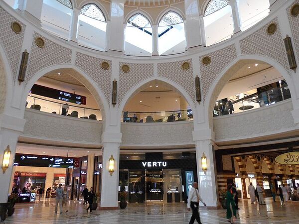 巨大迷宮“ドバイ･モール”で正しくスマホを買う方法