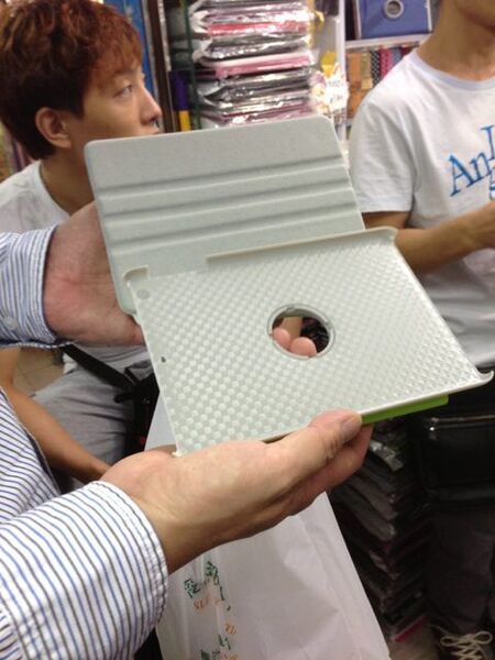 本日発表iPad miniのアクセを中国深センで続々発見：ACCN＆山根博士珍道中