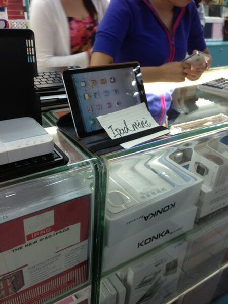 本日発表iPad miniのアクセを中国深センで続々発見：ACCN＆山根博士珍道中