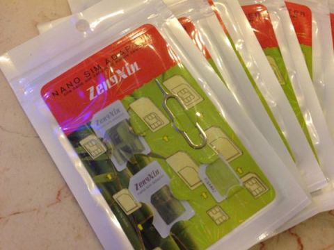 本日発表iPad miniのアクセを中国深センで続々発見：ACCN＆山根博士珍道中