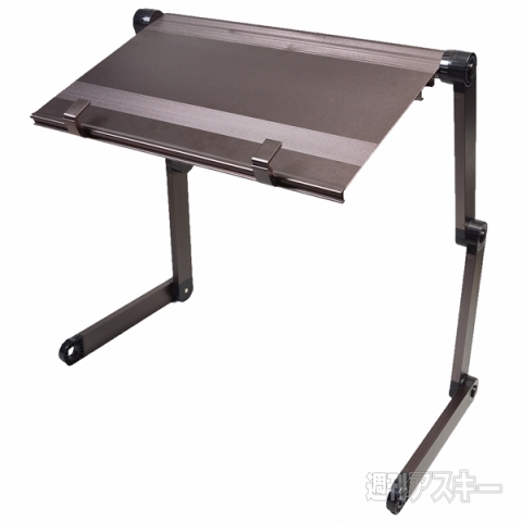 仰向けゴロ寝deスク