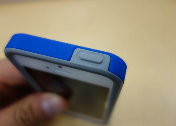 iPhone 5を2重構造で保護する超頑丈なケース