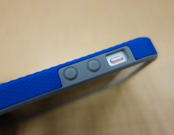 iPhone 5を2重構造で保護する超頑丈なケース