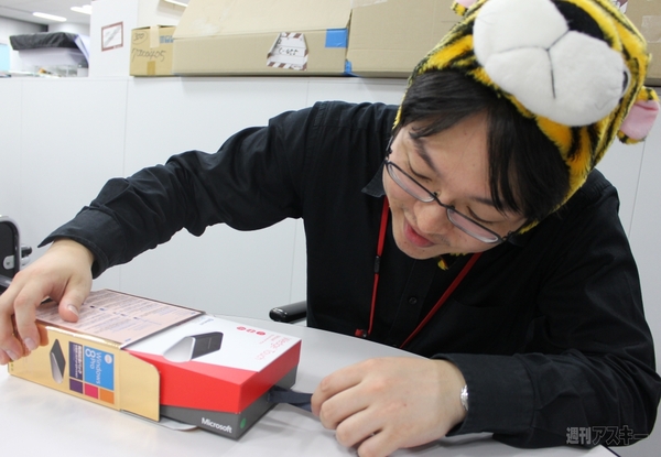 秋葉原限定Windows 8 Pro（DSP版）“窓辺あい”をさっそく脱ぎ脱ぎしてみた！