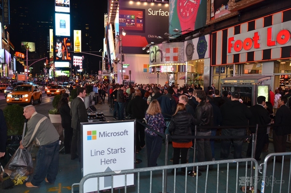 タイムズスクエアでもWindows 8発売
