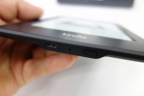 Kindle Paperwhite開梱からコミックを読むまで