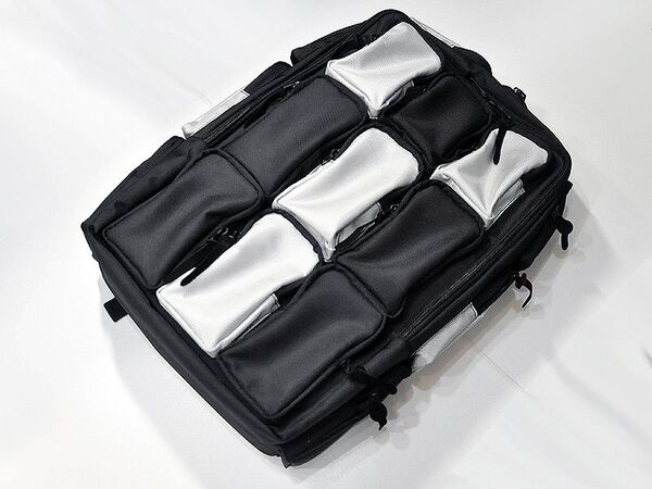 最大40台!? スマホ17台収納バッグがついに完成！