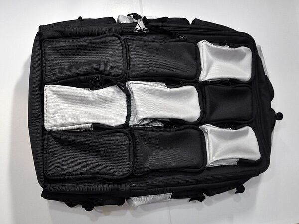 最大40台!? スマホ17台収納バッグがついに完成！