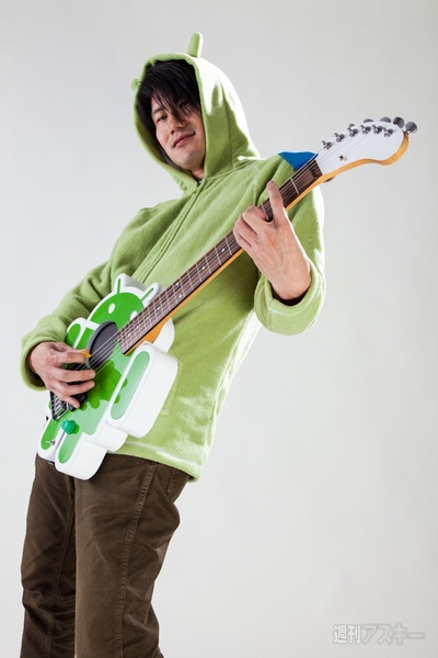 とうとうドロイドくんギターをつくってしまった