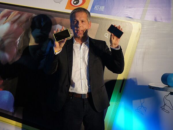 ノキアの新作『Lumia 920/820』香港発表会に潜入