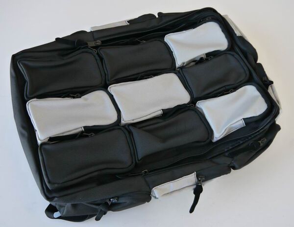 スマホ17台収納バッグを使ってみた