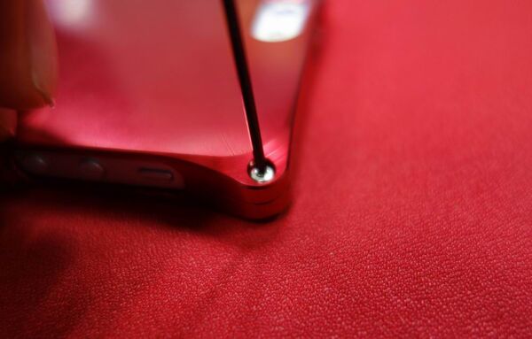 アルミ削り出しバンパーがiPhone5を完成させる！