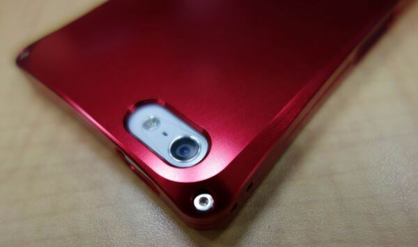 アルミ削り出しバンパーがiPhone5を完成させる！