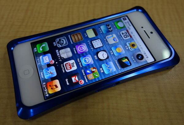 アルミ削り出しバンパーがiPhone5を完成させる！