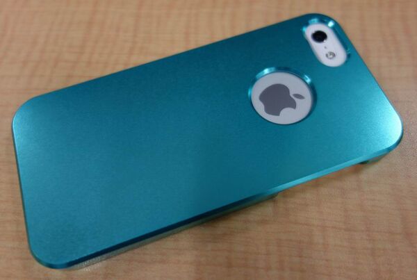アルミ削り出しバンパーがiPhone5を完成させる！