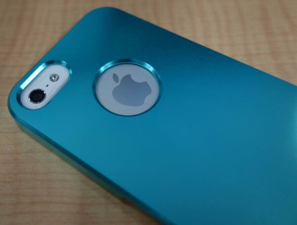 アルミ削り出しバンパーがiPhone5を完成させる！