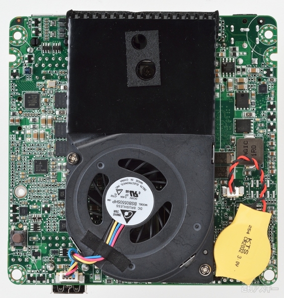 約500グラムの超小型ベアボーン、インテル『NUC』に激惚れ