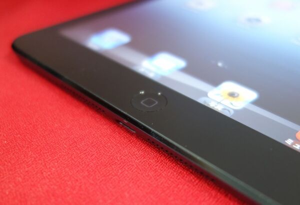 頼りないiPad miniのホームボタンにホームボタンカバーを貼ってみた