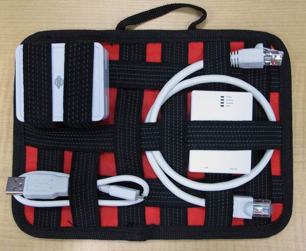 ミニマム出張セットの主役となる超小型WiFiルーター